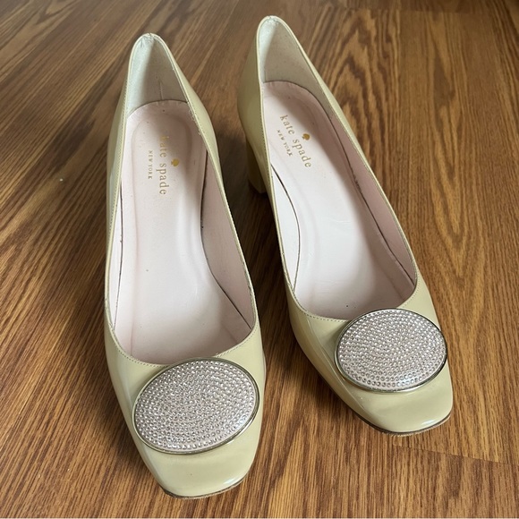 Kate Spade Nude Patent Dana Glitter Broach Pump - Picture 2 of 11